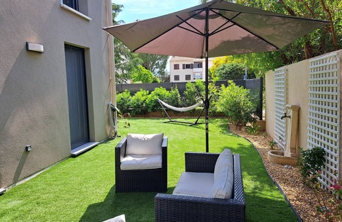 Saint-Cyr-sur-Mer Villa | QUIET VILLA WITH GARDEN CLOSE TO VILLAGE AND SEA