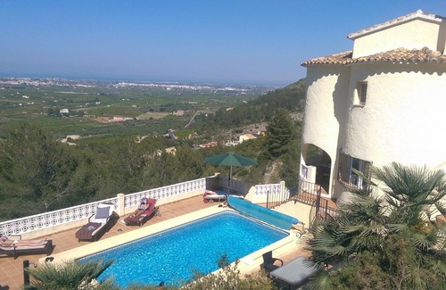 Benidoleig Villa | Villa calme avec piscine et vue imprenable sur la vallée et la mer