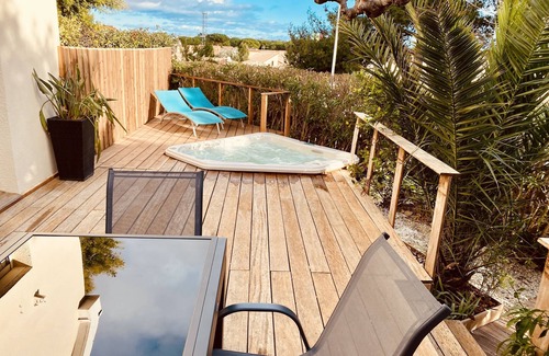 Gruissan Villa | Jacuzzi privé. Plage à 600m.