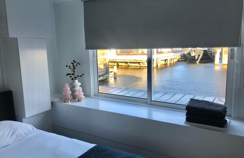 Municipality of Aalsmeer Location De Bateaux | Quiet Waterloft near Amsterdam and Schiphol WS11