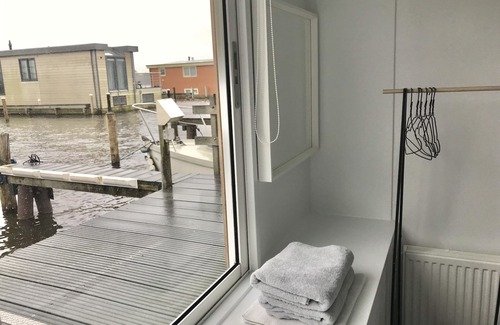 Municipality of Aalsmeer Location De Bateaux | Quiet Waterloft Near Amsterdam and Schiphol Ws11
