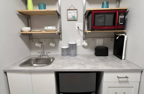 Bradenton Appartement | Quiet Waterview Oasis - 10 minutes to Anna Maria Island