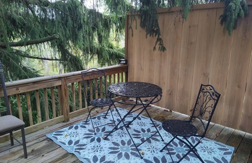 Camptown Appartement | Quiet, whimsical country apartment with a private deck. Pets welcome.