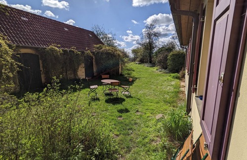 Herzfelde Appartement | Quietly located holiday home with a natural garden, 500m from the lake and the forest