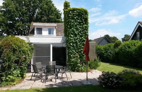 Bruinisse Maison | Quietly located holiday home in Zeeland
