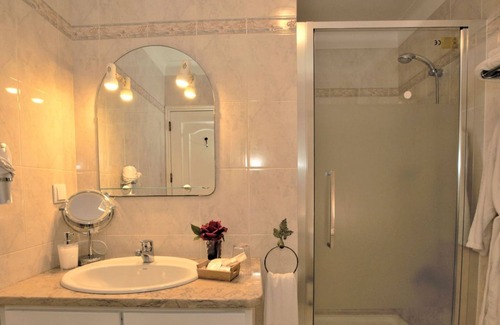 Azoia Maison | Quinta do Cabo Guesthouse