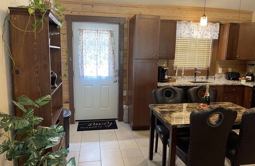Conyers Cabine | Quintessential escape to a log cabin!