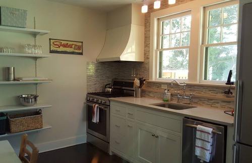 Village of East Hampton Cottage | Quintessential Cottage Summer. À pied de train et Ville. Bike Pour plages de l'océan.