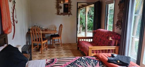 Maketu Cabine | Quirky Woods - Glamping Cabins at Maketu