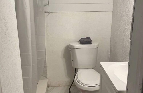 West Long Branch Maison | Quite basement in a family home w/a private bathroom!