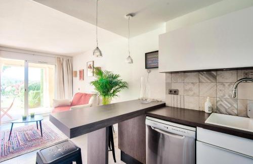 Pont Royal Appartement | Résidence Hôtel du Golf de Pont Royal - maeva Home - Appartement avec jardin 2 pièces 4 personnes - Prestige - super Home MAE-8891
