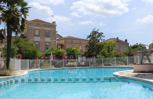Caussade Hôtel | Résidence Hôtel Larroque