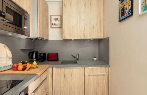 Lunel Appartement | Résidence les Roses by Interhome