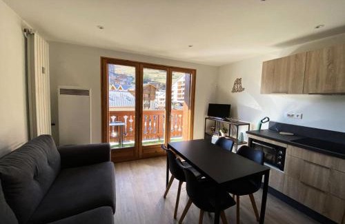 Les Deux Alpes Appartement | Résidence Myosotis - Les Deux Alpes – Studio cabine au pied des pistes avec balcon et vue dégagée MAE-5421