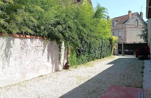 Chalons-en-Champagne Appartement | Rêve de Bulles, 62m2 of charm, 2 large bedrooms