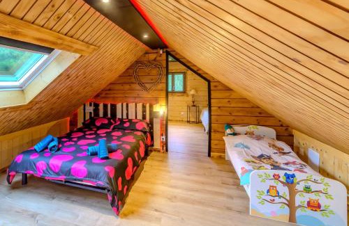 Floyon Maison | Rêves au Chalet - Maisonnette avec jacuzzi