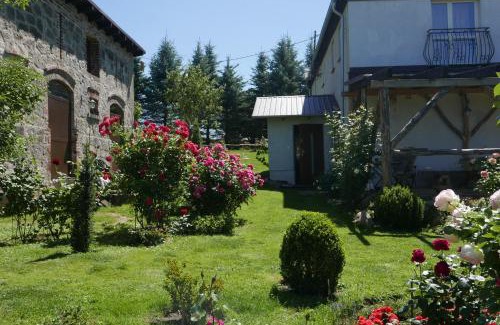 Gryfow Slaski Maison | Róże i Jabłonie Agroturystyka