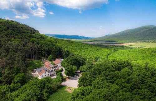 Erdobenye Hôtel | Rókabérc Vadászház Hotel