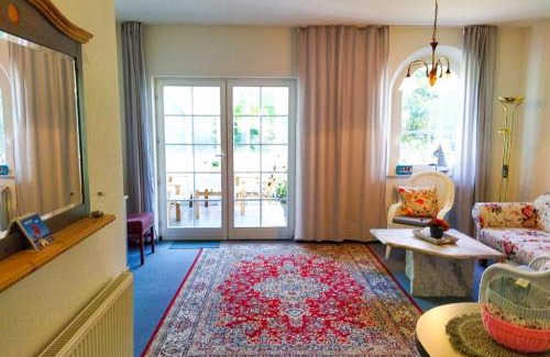 Wischuer Appartement | Rückzugsort für 2 - schönes Appartment mit Terrasse, Wintergarten und Badewanne