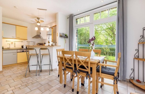 Zudar Appartement | Rügenbrise am Wasser - Fewo EG