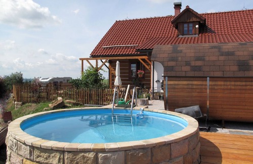 Uhlejov Maison | Růžovka by Interhome