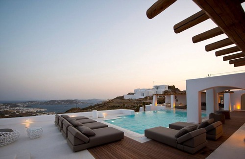 Tourlos Villa | R 3175 Blue Fantasy Retreat
