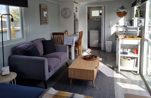 Whangamata Cabine | R&R in Whangamata - a Self-contained Cabin Close to Town and Beach