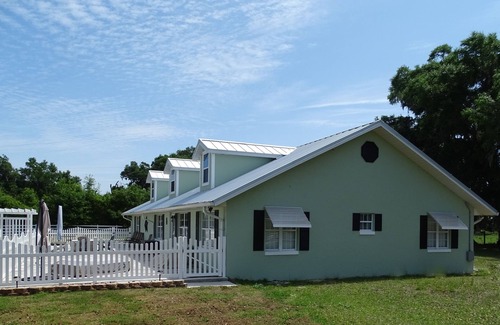 Citra Location De VR | R/V spots on working horse farm $85 per night/$850 dollars per mo