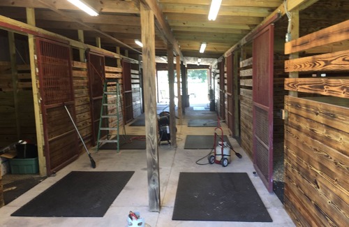 Citra Location De VR | R/V spots on working horse farm $85 per night/$850 dollars per mo