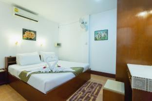 Nanai Road Maison | Rabbit Mansion Patong Hotel