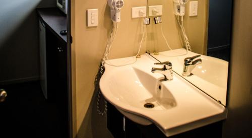 Christchurch Hôtel | Racecourse Hotel and Motor Lodge