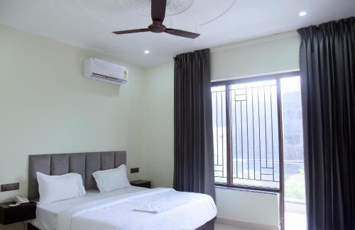 Sector 70 Hôtel | Radiant Blu Hotels Sec-70