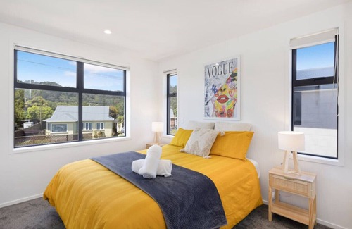Lower Hutt Maison | Radiant Spot on Biddle Crescent