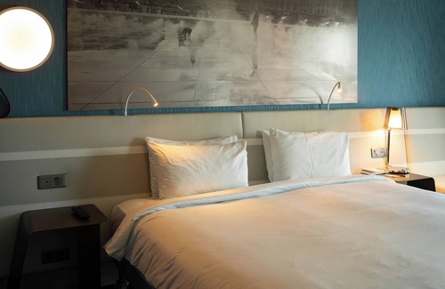Bassins a Flot Hôtel | Radisson Blu Bordeaux