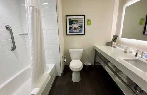 Hanwell Hôtel | Radisson Kingswood Hotel & Suites, Fredericton, NB