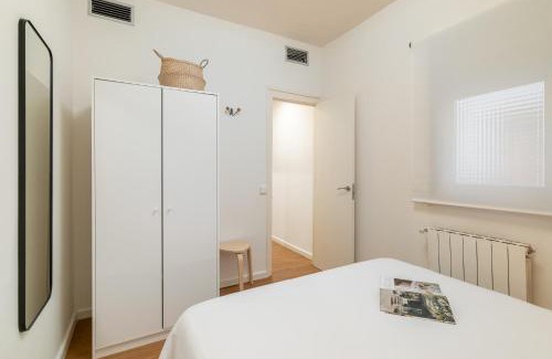 Collblanc y La Torrassa Appartement | Rafael Apartment by Olala Homes