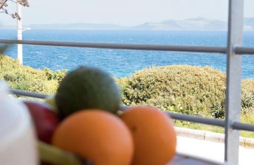 Rafina-Pikermi Appartement | Rafina's Paradise View!Walking access to the Port! Amazing Seaview!