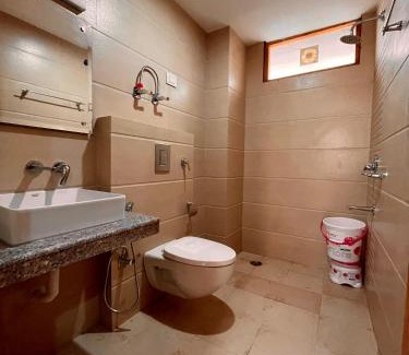 Vanthli Hôtel | Raghav Bro Stays
