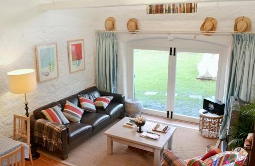 Cheddar Maison | Ragwood Cottage