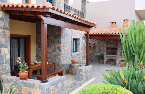 Venerato Maison | Rahati Holiday Villa (Maisonette) by Estia