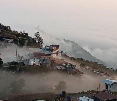 Lom Kao Hôtel | Rai Saeng Tawan at Phu Thap Buek