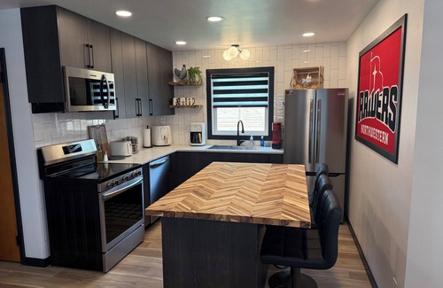 Orange City Maison | Raider Roost-Putting Green/Fire Pit/Game Room Close to NWC & Downtown!