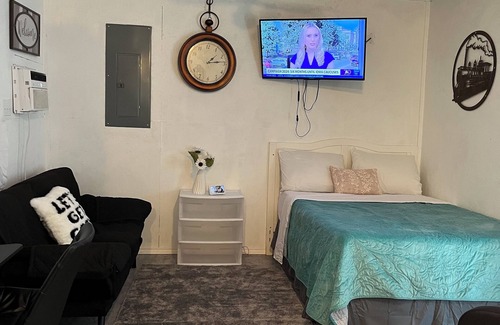 Spiro Maison | Railroad Tiny House