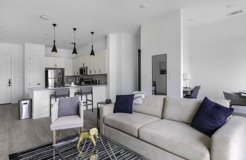 Denton Appartement | Railyard 3BD 1 - Three Bedroom Apartment, Sleeps 6