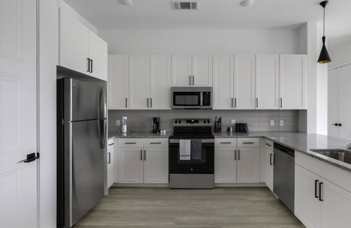 Denton Appartement | Railyard 3BD 1 - Three Bedroom Apartment, Sleeps 6