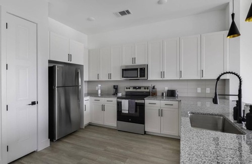 Denton Appartement | Railyard 3BD 1 - Three Bedroom Apartment, Sleeps 6