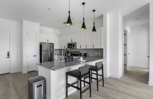 Denton Appartement | Railyard 3BD 1 - Three Bedroom Apartment, Sleeps 6