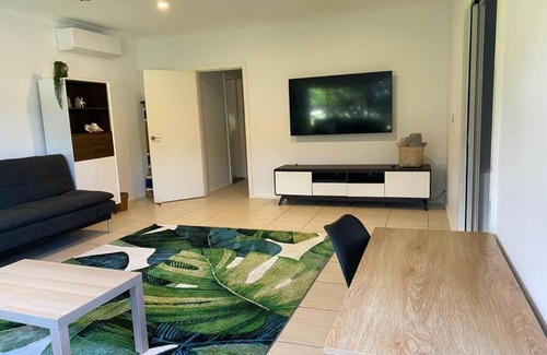 Bonny Hills Maison | Rainbow Beachhouse - deluxe, pristine location