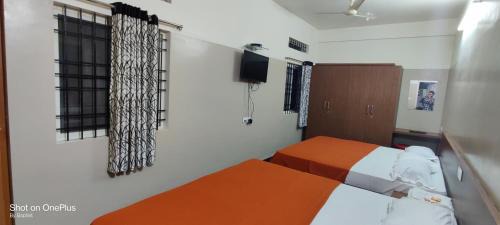Chikkamagaluru Cabine | Rainbow Comforts