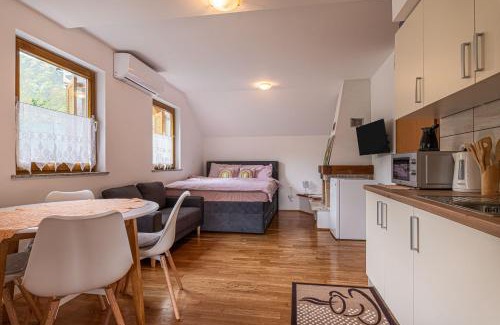 Crnomelj Appartement | Rainbow Cottage In The Vineyards - Happy Rentals